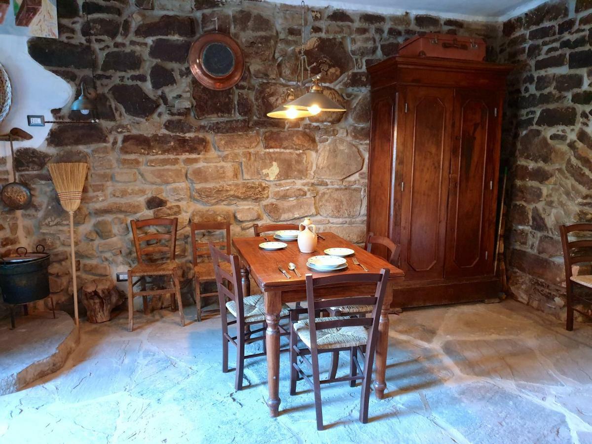 Casa Contadina Apartment Castelmezzano Bagian luar foto