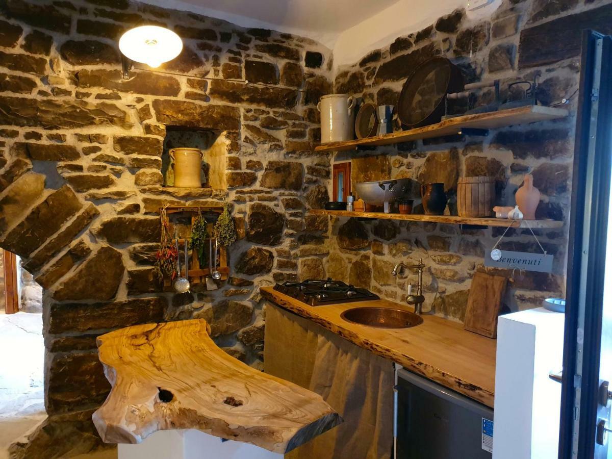 Casa Contadina Apartment Castelmezzano Bagian luar foto