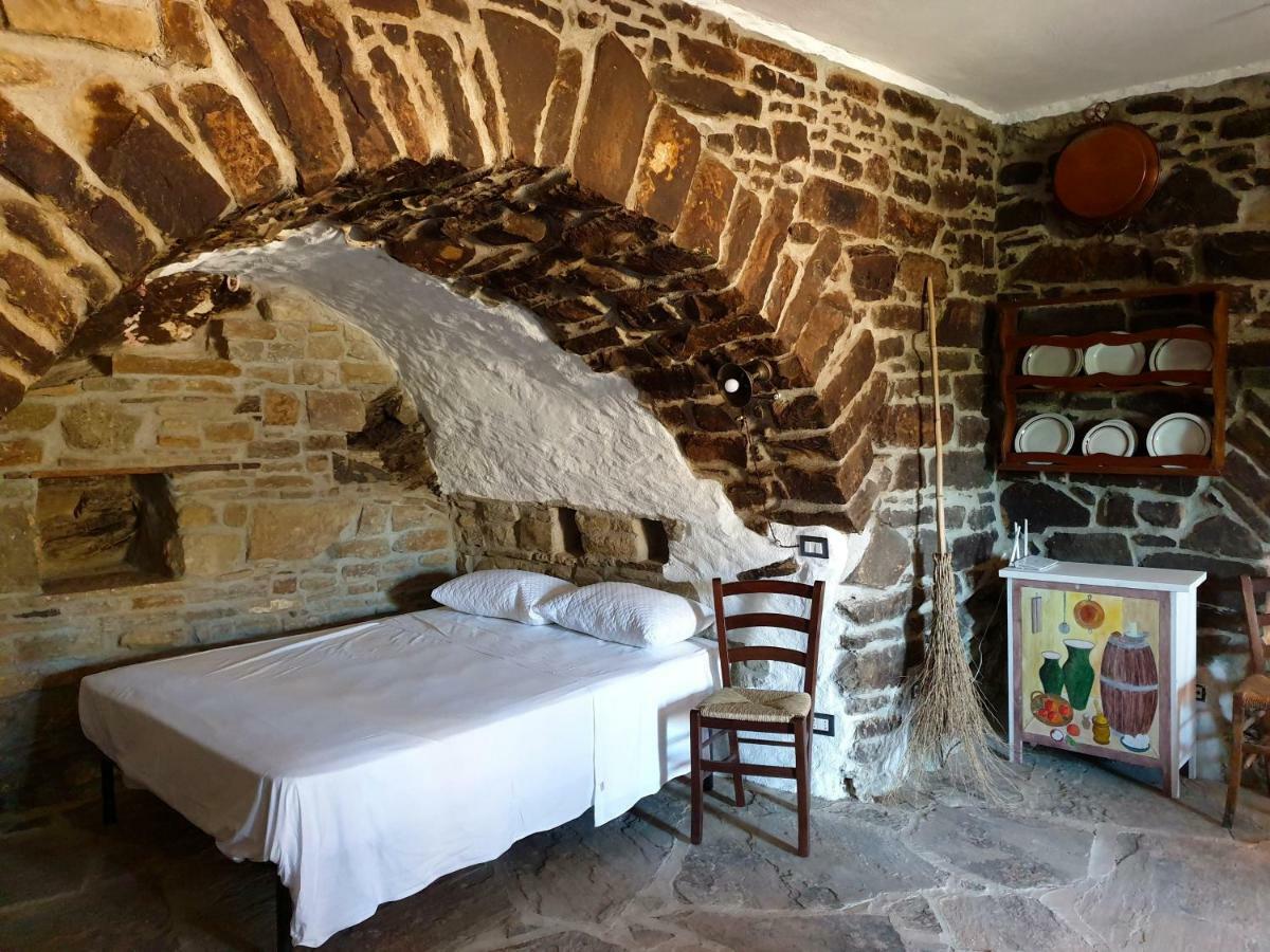 Casa Contadina Apartment Castelmezzano Bagian luar foto