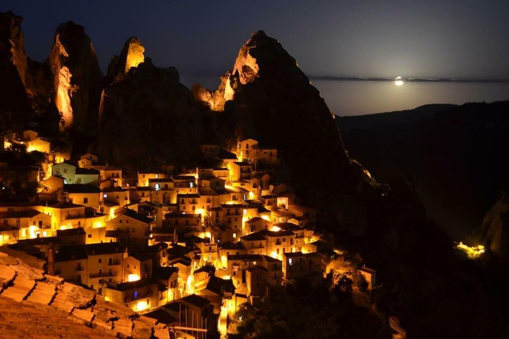 Casa Contadina Apartment Castelmezzano Bagian luar foto