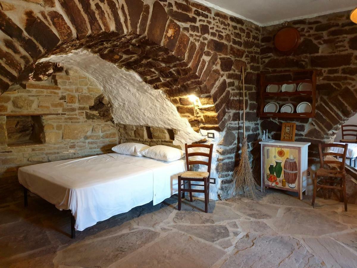 Casa Contadina Apartment Castelmezzano Bagian luar foto