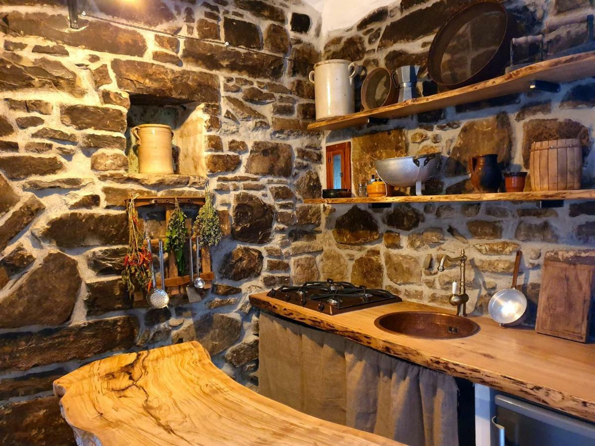 Casa Contadina Apartment Castelmezzano Bagian luar foto