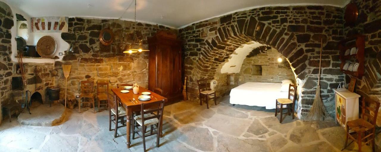 Casa Contadina Apartment Castelmezzano Bagian luar foto
