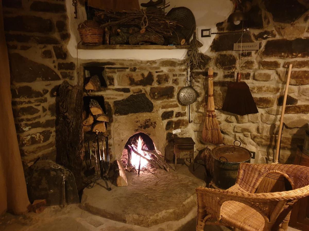 Casa Contadina Apartment Castelmezzano Bagian luar foto